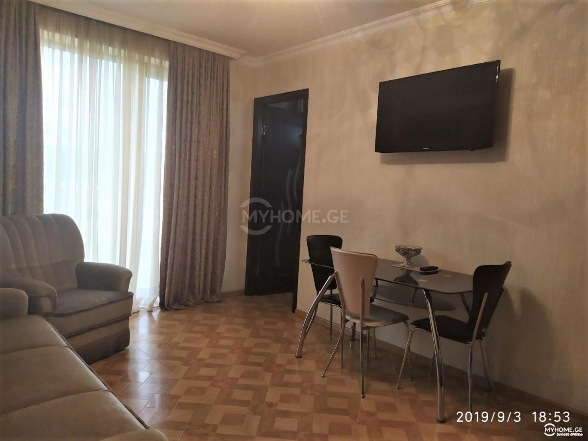 Izi'S Cozy Apartment Kutaiszi Kültér fotó