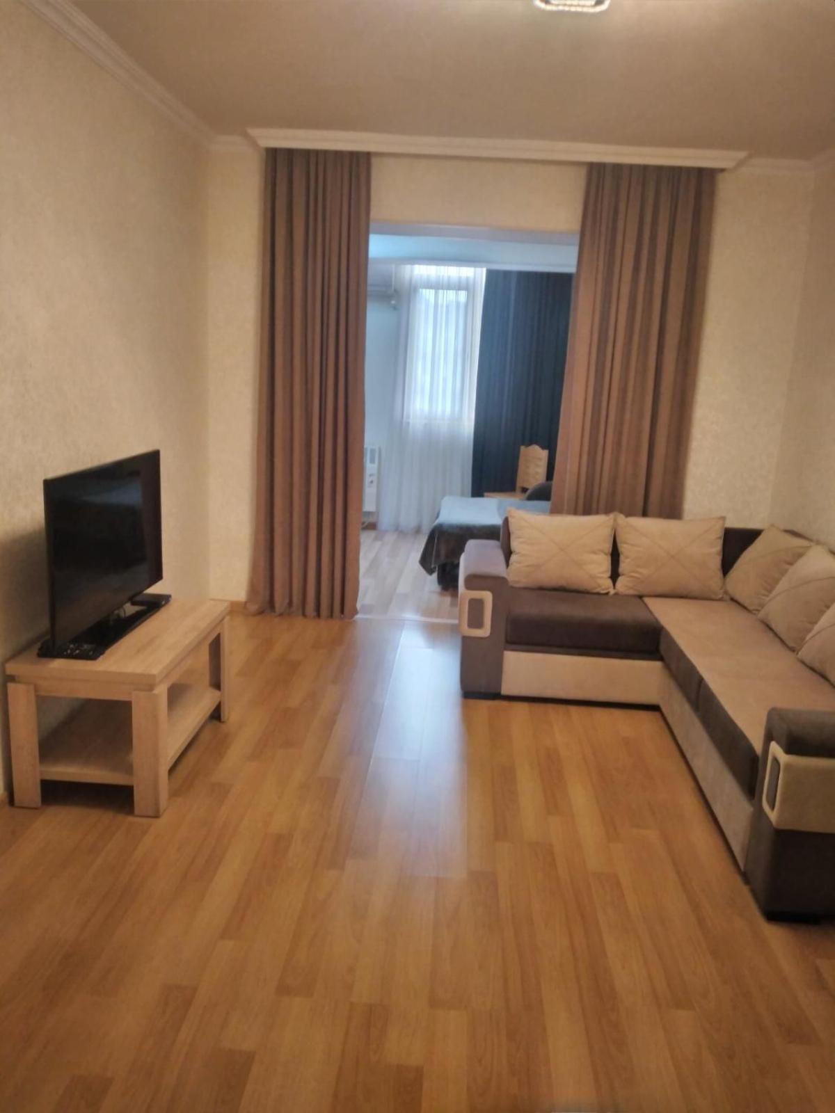 Izi'S Cozy Apartment Kutaiszi Kültér fotó