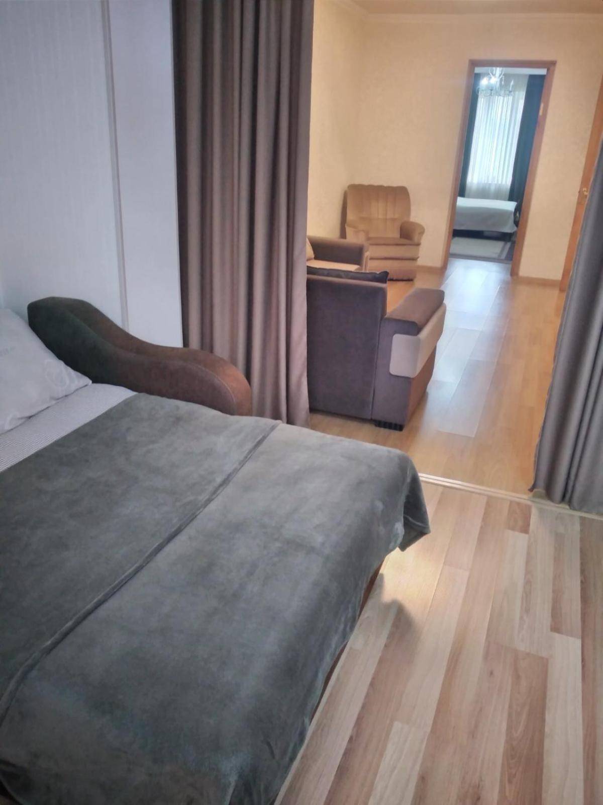Izi'S Cozy Apartment Kutaiszi Kültér fotó